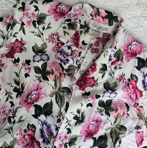 90s Vintage Romper Floral Button Up Collared V-neck Short Sleeve Playsuit - Picture 2 of 13